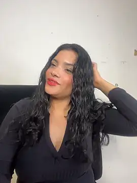 lolaa staars online show from October 2025 03:16:02 AM