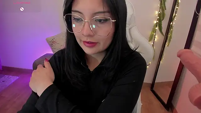 Snapshot of Hannya_moon chatting on May 2026 06:49:01 PM Hannya moon online show from May 2026 06:49:01 PM