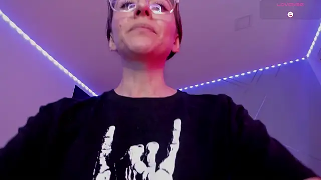 Ich Bin Julia online show from February 2025 03:04:02 PM