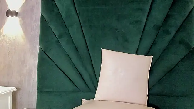 Snapshot of Ariana_ceballos chatting on December 2024 05:40:01 PM Ariana ceballos online show from December 2024 05:40:01 PM