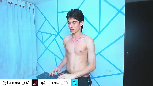 Snapshot of liam_scott77 chatting on July 2026 02:05:17 AM liam scott77 online show from July 2026 02:05:17 AM