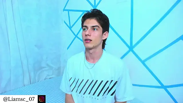 Snapshot of liam_scott77 chatting on July 2026 01:52:01 AM liam scott77 online show from July 2026 01:52:01 AM