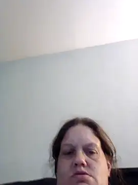 Snapshot of Earlybirdgetsworm chatting on October 2025 10:38:01 AM Earlybirdgetsworm online show from October 2025 10:38:01 AM