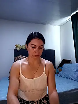 renata hot1 online show from November 2025 01:44:02 PM