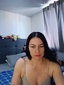 renata hot1 online show from June 2026 07:15:02 PM