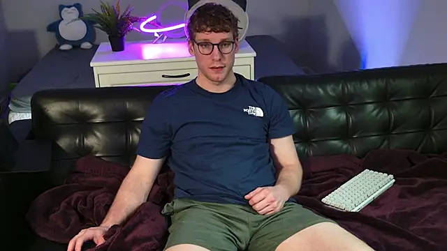 Snapshot of BlueEyedTallGuy94 chatting on January 2026 11:31:02 PM BlueEyedTallGuy94 online show from January 2026 11:31:02 PM
