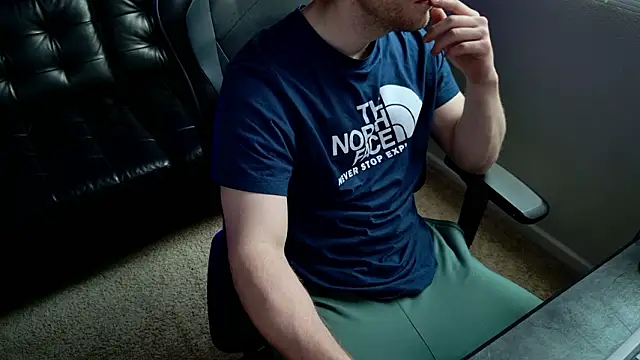 Snapshot of BlueEyedTallGuy94 chatting on January 2026 11:14:01 PM BlueEyedTallGuy94 online show from January 2026 11:14:01 PM