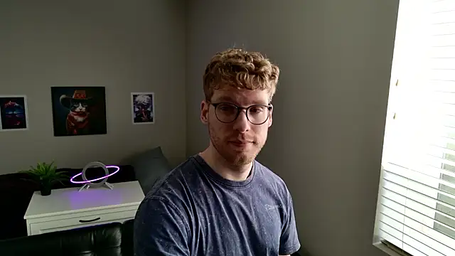 Snapshot of BlueEyedTallGuy94 chatting on February 2026 09:09:02 PM BlueEyedTallGuy94 online show from February 2026 09:09:02 PM