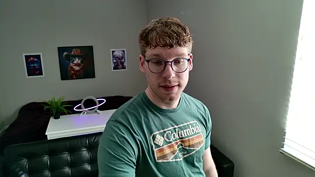 Snapshot of BlueEyedTallGuy94 chatting on February 2026 09:47:02 PM BlueEyedTallGuy94 online show from February 2026 09:47:02 PM