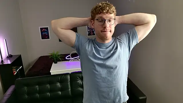 Snapshot of BlueEyedTallGuy94 chatting on March 2026 10:40:01 PM BlueEyedTallGuy94 online show from March 2026 10:40:01 PM
