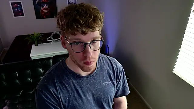 Snapshot of BlueEyedTallGuy94 chatting on March 2026 09:10:01 PM BlueEyedTallGuy94 online show from March 2026 09:10:01 PM