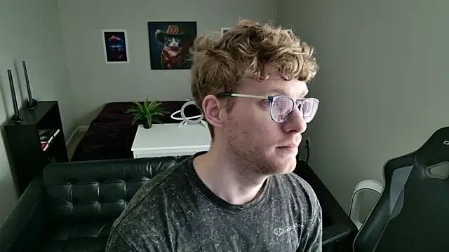 Snapshot of BlueEyedTallGuy94 chatting on March 2026 09:08:01 PM BlueEyedTallGuy94 online show from March 2026 09:08:01 PM