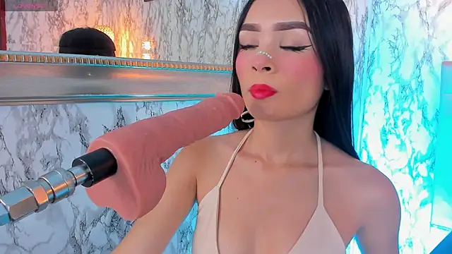 Snapshot of LYEN_RAE chatting on January 2025 07:27:02 PM LYEN RAE online show from January 2025 07:27:02 PM