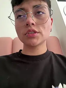 Ashley Chriss online show from February 2025 10:00:01 PM