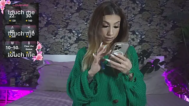 BrianaGolddenn online show from December 2024 04:48:02 PM