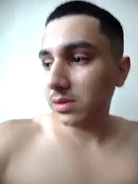 Snapshot of Kalinpauzudo chatting on April 2026 05:29:01 PM Kalinpauzudo online show from April 2026 05:29:01 PM