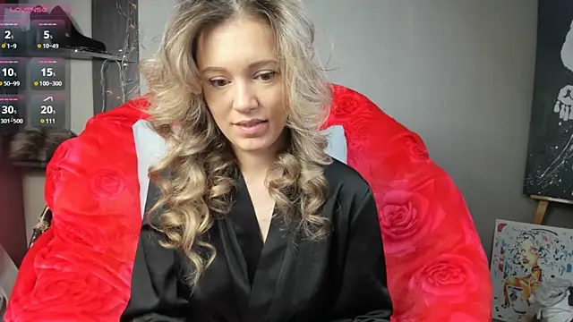 Snapshot of foxy_blond chatting on January 2025 03:25:02 AM foxy blond online show from January 2025 03:25:02 AM