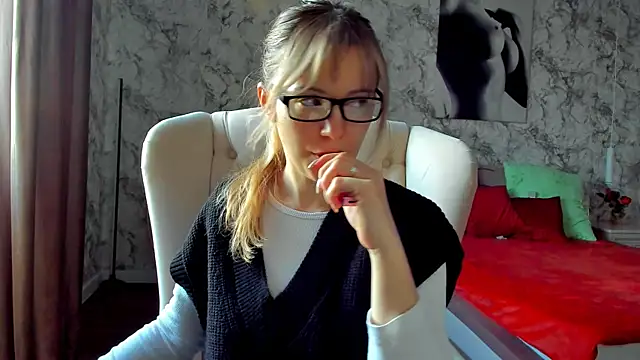 foxy blond online show from March 2026 12:26:01 AM