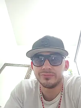 Snapshot of kevinsito1 chatting on May 2026 04:24:01 PM kevinsito1 online show from May 2026 04:24:01 PM