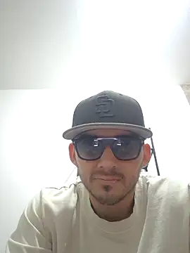 Snapshot of kevinsito1 chatting on May 2026 10:40:02 PM kevinsito1 online show from May 2026 10:40:02 PM