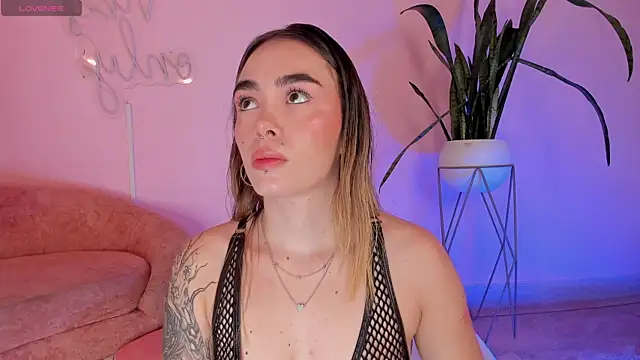 Lucy Vega online show from October 2025 04:57:02 AM