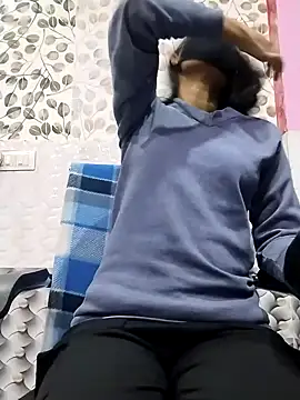 Snapshot of Kashish_18 chatting on December 2024 06:28:02 AM Kashish 18 online show from December 2024 06:28:02 AM