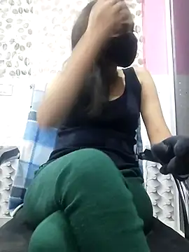 Snapshot of Kashish_18 chatting on February 2025 06:34:01 AM Kashish 18 online show from February 2025 06:34:01 AM