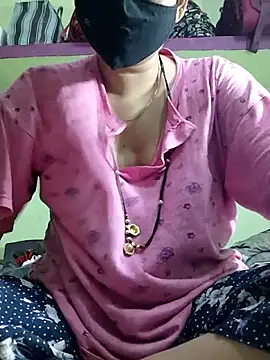 Snapshot of Kashish_18 chatting on April 2026 07:02:02 AM Kashish 18 online show from April 2026 07:02:02 AM
