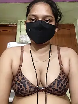 Snapshot of Kashish_18 chatting on May 2026 04:42:02 AM Kashish 18 online show from May 2026 04:42:02 AM