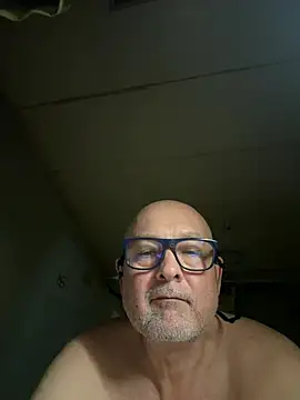 Snapshot of lam007 chatting on August 2026 07:13:02 PM lam007 online show from August 2026 07:13:02 PM