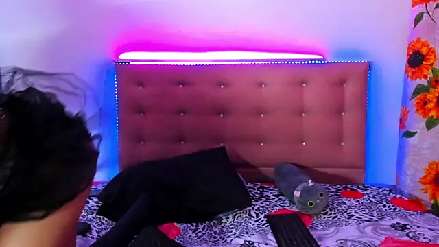 khandyzBlum online show from January 2025 03:50:01 PM