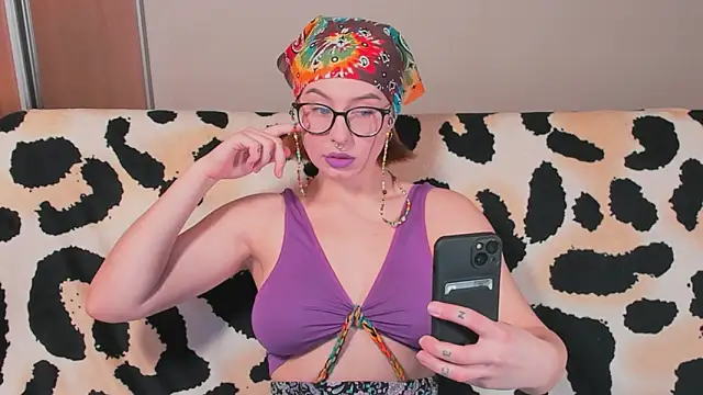 VeronikaKissuchi online show from December 2024 07:30:01 AM