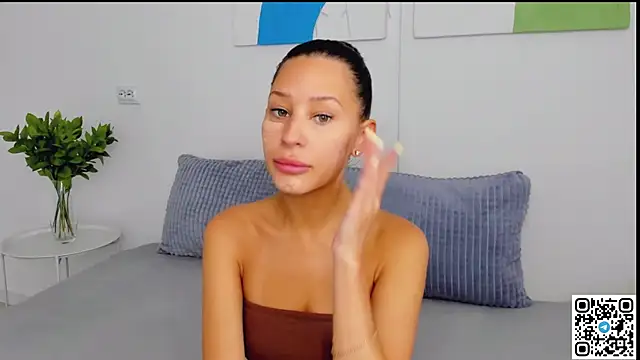 Snapshot of SelenaRousey chatting on August 2026 07:07:02 AM SelenaRousey online show from August 2026 07:07:02 AM