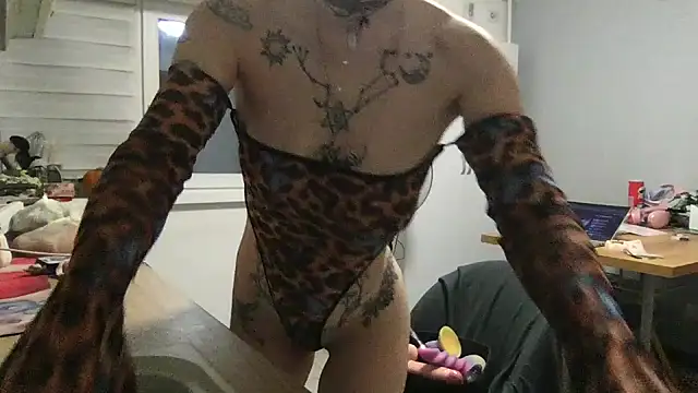 MoonAgnes online show from November 2025 04:24:01 PM