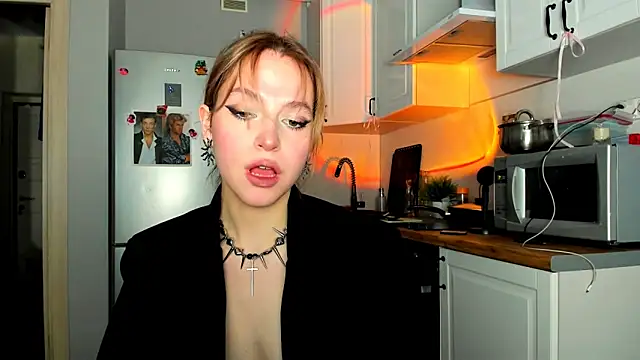 Niky  Jess online show from February 2025 06:59:02 PM