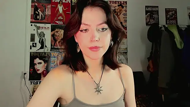 Niky  Jess online show from December 2025 01:53:01 PM