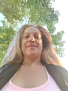 Snapshot of Dark_Angel_22 chatting on June 2026 04:35:01 AM Dark Angel 22 online show from June 2026 04:35:01 AM