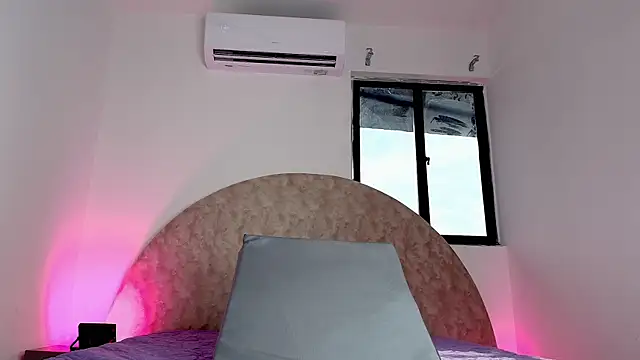 anisha x online show from November 2025 07:23:01 PM