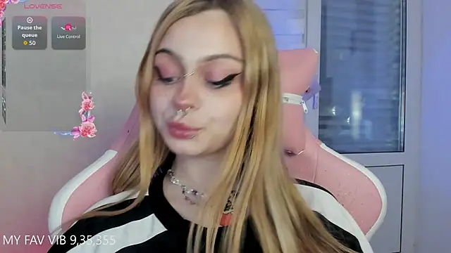 shy melony online show from April 2026 05:36:01 PM