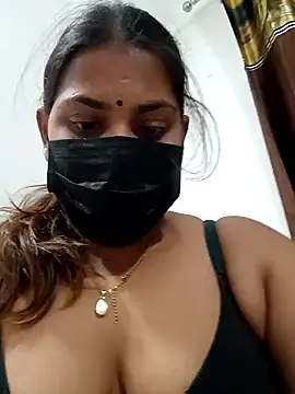 Snapshot of Hotmilfxox chatting on December 2024 04:04:01 PM Hotmilfxox online show from December 2024 04:04:01 PM