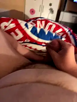 itzznick2005 online show from September 2025 04:56:01 PM