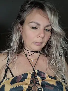 Snapshot of candy_queeen chatting on June 2026 03:55:01 AM candy queeen online show from June 2026 03:55:01 AM