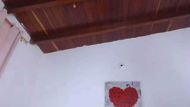 Snapshot of Amara_Red chatting on November 2025 11:32:01 AM Amara Red online show from November 2025 11:32:01 AM