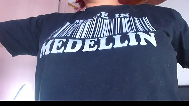 Snapshot of Amara_Red chatting on April 2026 11:11:01 AM Amara Red online show from April 2026 11:11:01 AM