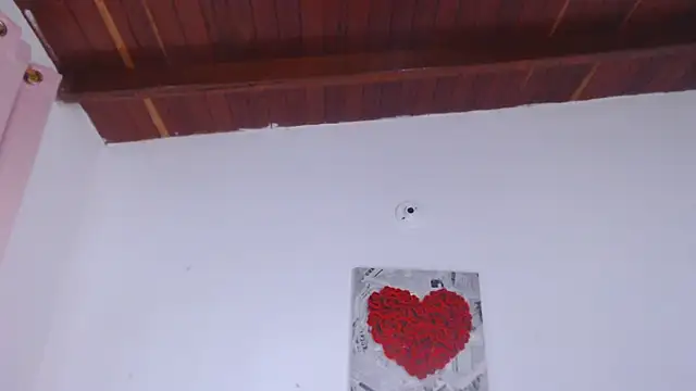 Snapshot of Amara_Red chatting on April 2026 11:54:01 PM Amara Red online show from April 2026 11:54:01 PM