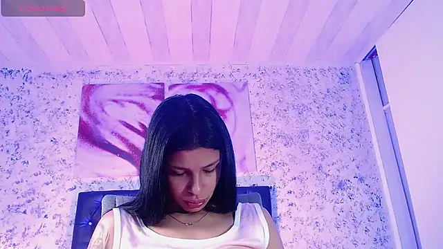 Snapshot of Zoee_babygirl chatting on February 2025 12:58:01 PM Zoee babygirl online show from February 2025 12:58:01 PM