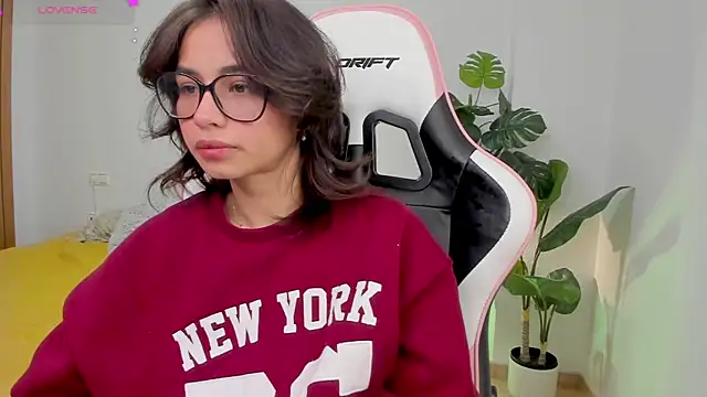 Adriennesexxx online show from January 2025 08:23:02 PM