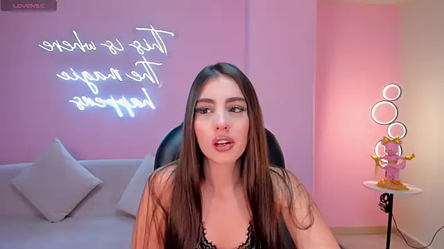 DolcieElliot online show from February 2025 12:02:02 PM