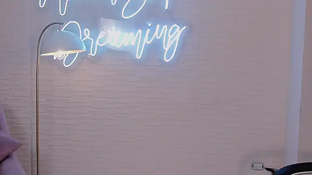 DolcieElliot online show from March 2025 06:00:01 PM