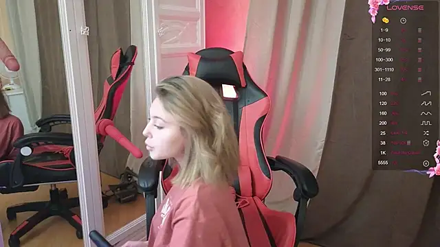 I see Ays1 online show from October 2025 03:12:01 PM